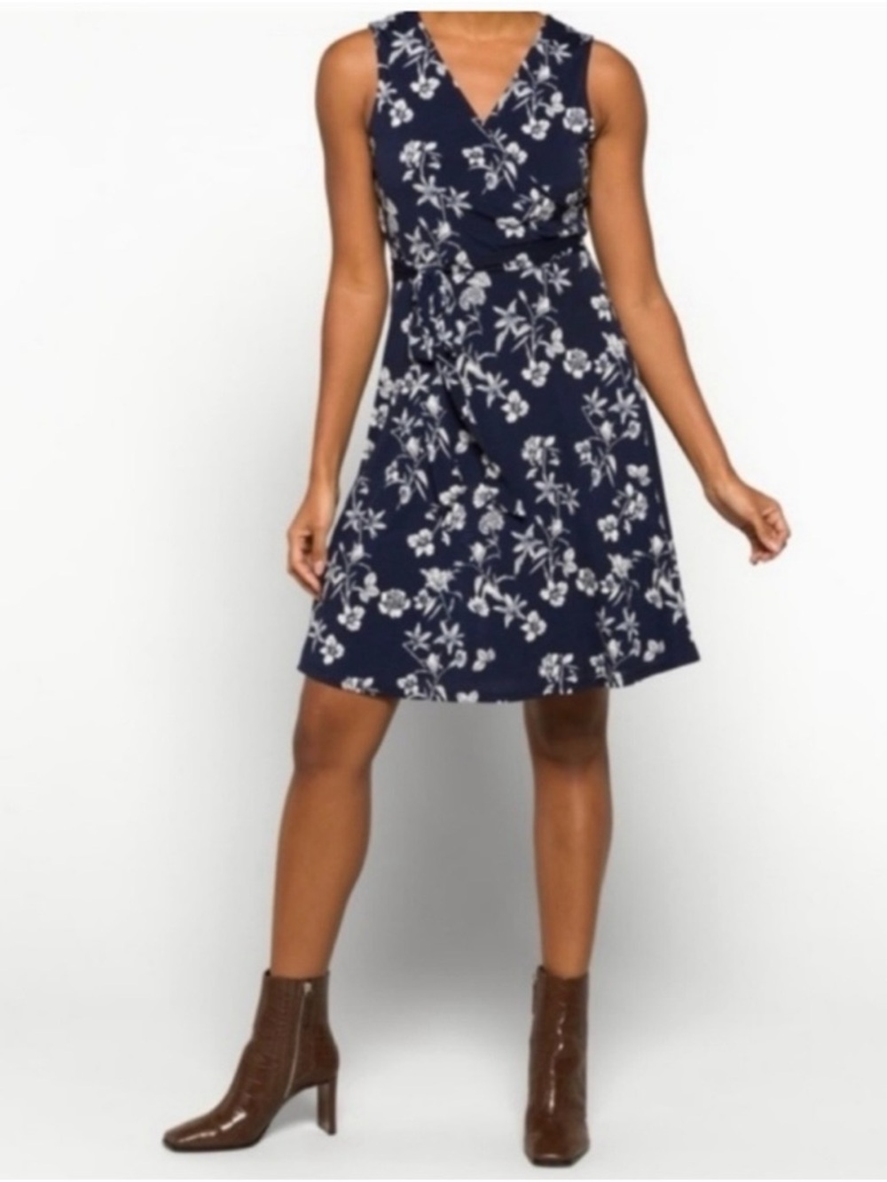 41 Hawthorn Navy and White Floral Faux Wrap Dress  - Size: Medium